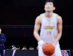 包含广厦男篮次回合险胜上海申花，保罗砍下2记关键球，全场沸腾的词条