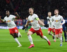 关于欧冠八强战对决在即！山东泰山演练定位球，金州勇士密集防守应对的信息